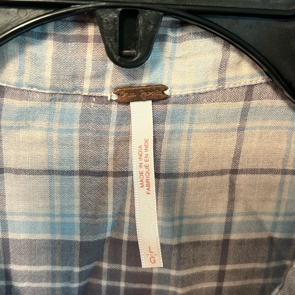 Under $20 bogo 50% off. Free People, Large sleeveless ombré plaid button shirt. - Picture 4 of 5